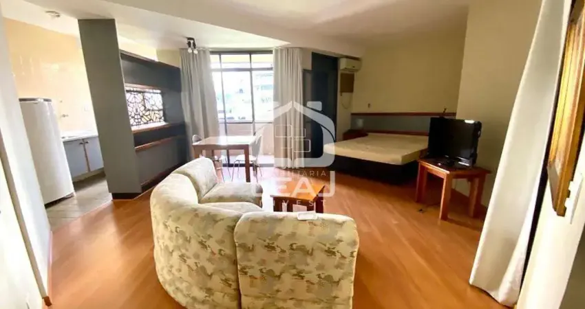 Studio mobiliado para locação com 47m² no condomínio the hill com 1 dormitório e 1 vaga de garagem