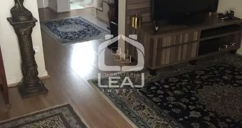 Sobrado à venda de 119m² no Parque Munhoz com 3 quartos sendo 1 suite e 2 vagas de garagem