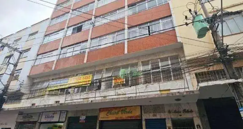 Kitnet a venda no centro com elevador desocupada em juiz de fora - mg