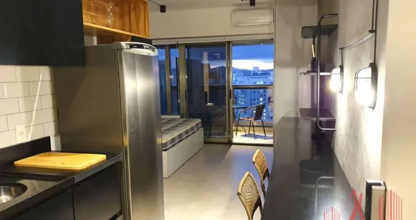 Studio mobiliado à venda ou locação com 1 dormitório, 1 vaga de garagem, com 27 m² - república