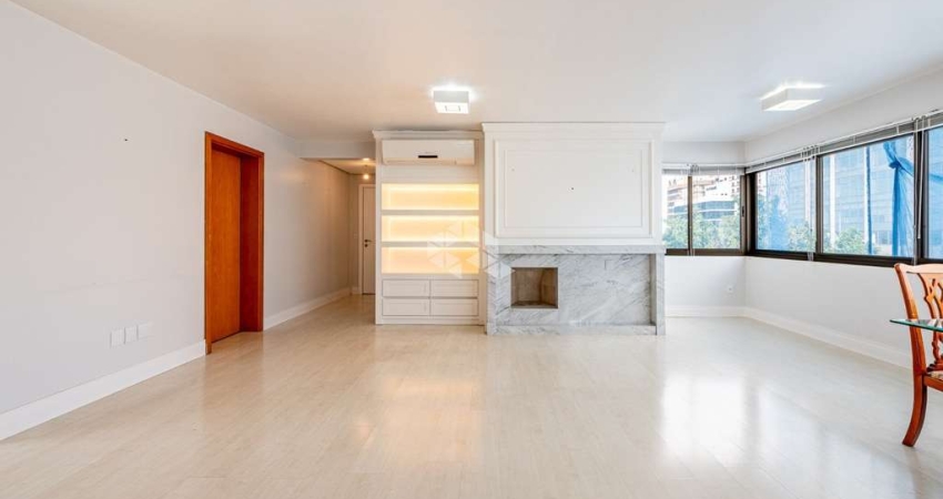 Apartamento com 157 m², 3 quartos, 1 suíte, 4 vagas
