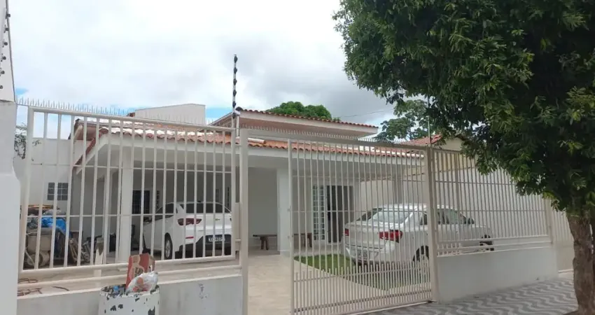 Casa via publica bairro Santa Cruz II - Cuiaba´-MT.