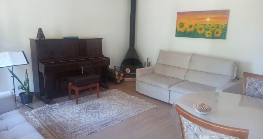 Casa de Condomínio à venda ou locação | 209 m² | 4 dormitórios (2 suítes) | 5 vagas em Morungaba/SP!