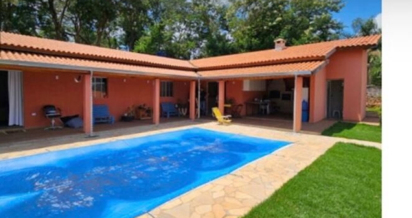 Chácara à venda| 112m² | 3 dormitórios ( 1suíte) | 4 vagas| Itu | SP!