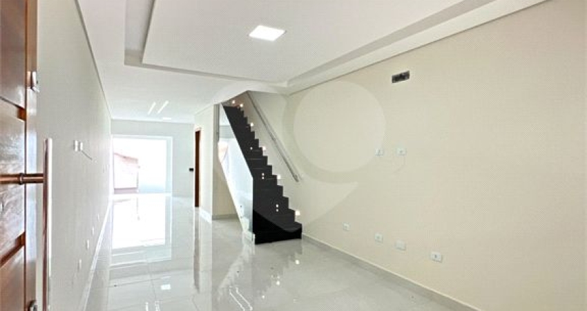 Casa Nova à Venda 186m²| 3 Dormitórios| 1 Suíte| 2 Vagas| Churrasqueira| Vila Maria Alta
