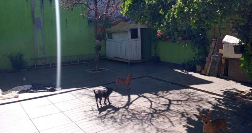 Casa para Venda em Uberlândia, Alto Umuarama, 3 dormitórios, 1 banheiro, 6 vagas