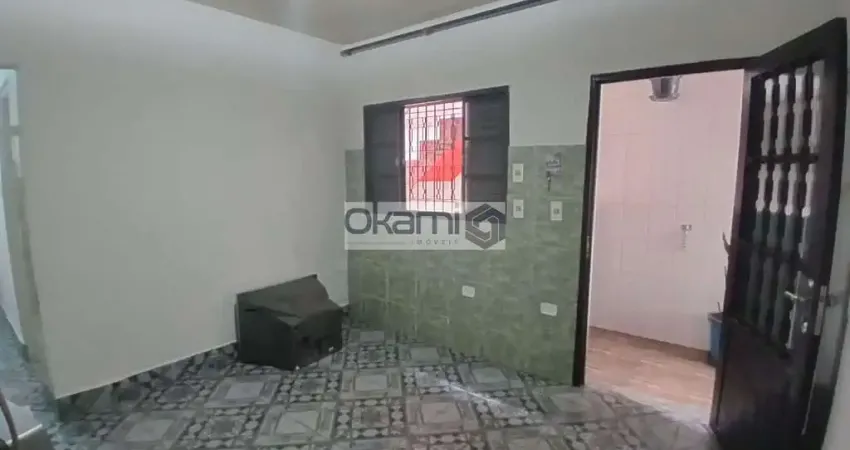 Casa para locação, Carmela I - 2 quartos, 1 suíte, 1 vaga de garagem - R$ 1.500,00.