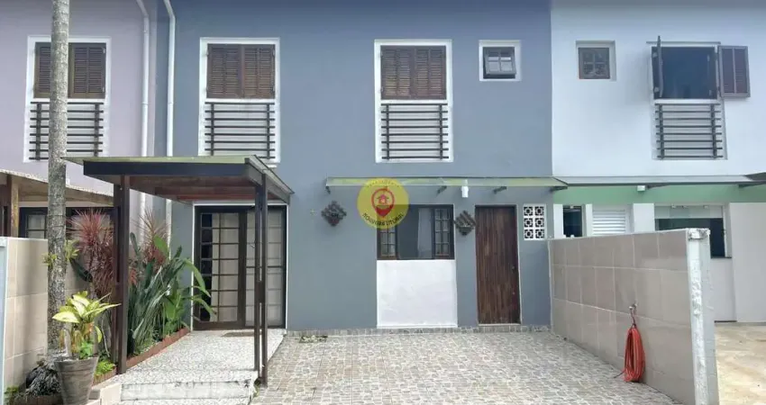 Casa em Condomínio – Conforto e Lazer a 700 Metros da Praia