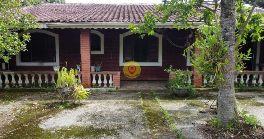 Oportunidade Imperdível! Casa para Reforma a Apenas 1km da Praia
