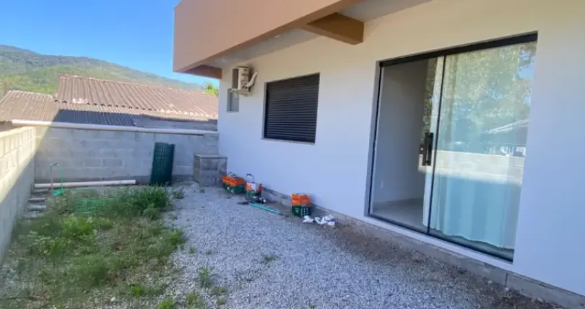 Apartamento térreo com terreno, garopaba-sc, bairro ambrósio