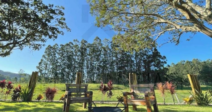 Sitio de luxo na Penha, Imbituba-SC: 3 quartos, 1 suite, 3 salas, 1 banheiro, 1 vaga de garagem, 7.000m² de área. Venda e locação!