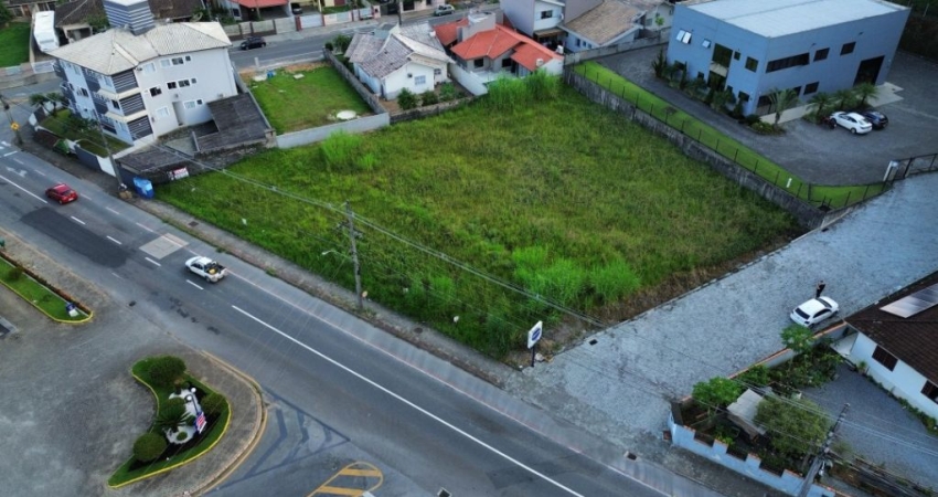 Terreno na rua principal no bairro Amizade em Jaraguá do Sul