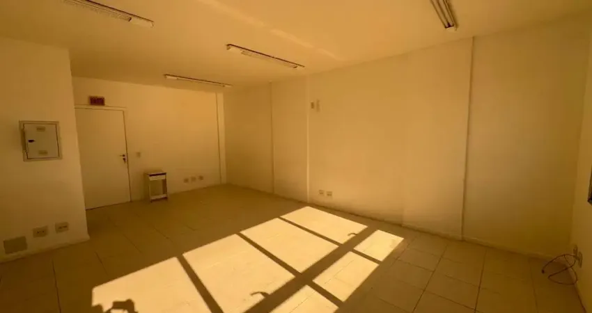 Sala comercial à venda na Rua Souza Dutra, 277, Estreito, Florianópolis