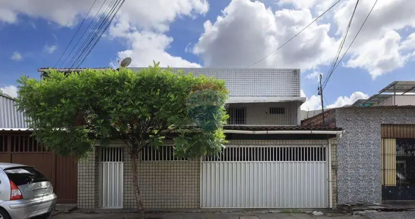 Oportunidade no cordeiro: casa com 322m², 6 quartos e 4 vagas!