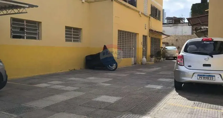 Apartamento Térreo com 3 Quartos e Quintal Privativo na Tamarineira – Charme e Espaço