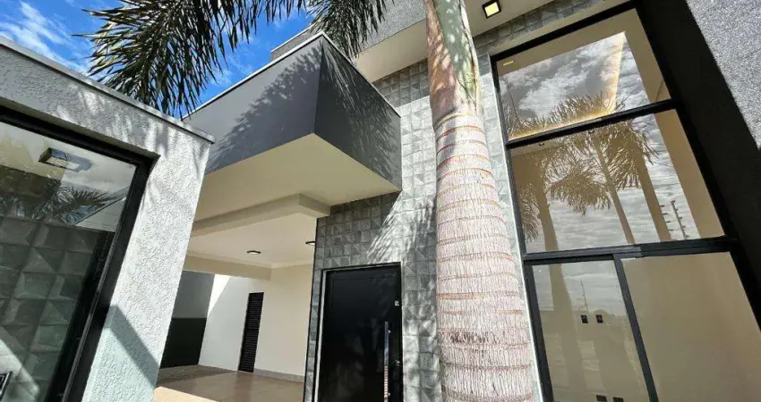 Casa ampla com piscina, cozinha planejada e suíte com closet