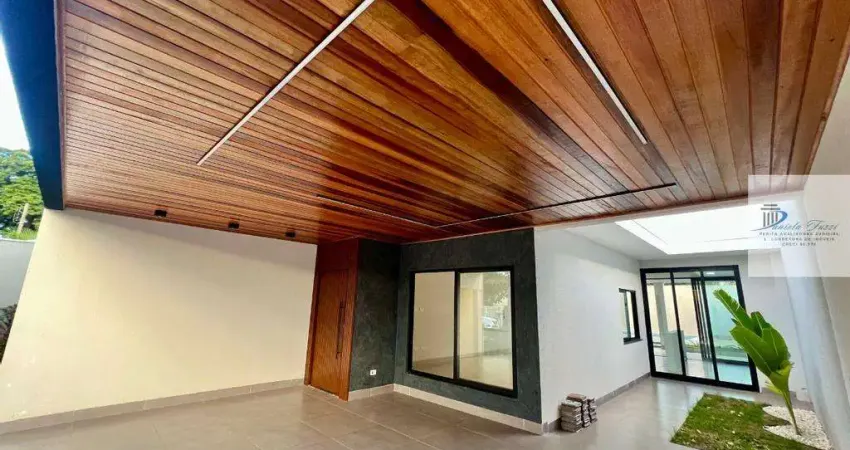 Casa à venda com 03 suítes e piscina com 207m2 de construção e 375m2 de terreno