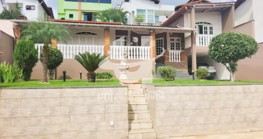 Casa com 2 quartos reversível para 3 à venda, 200 m² por R$ 760.000 - Alto dos Pinheiros - Juiz de Fora/MG