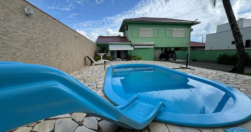 LINDO SOBRADO NO CAPRI | SÃO FRANCISCO DO SUL | TERRENO COM 956 M²
