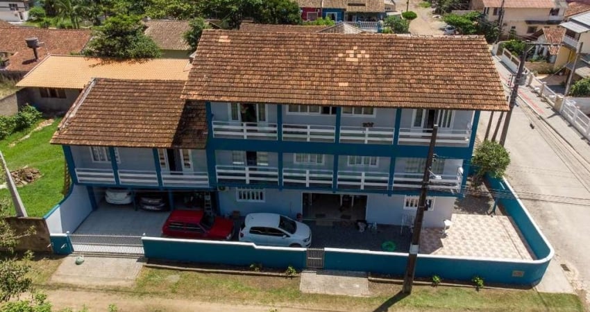 LINDO SOBRADO EM UBATUBA, SÃO FRANCISCO DO SUL/SC | ESTUDA PROPOSTAS