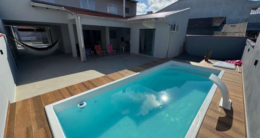 CASA AVERBADA NA PRAIA DA ENSEADA, SÃO FRANCISCO DO SUL/SC | FINANCIA | 250 M DA PRAIA