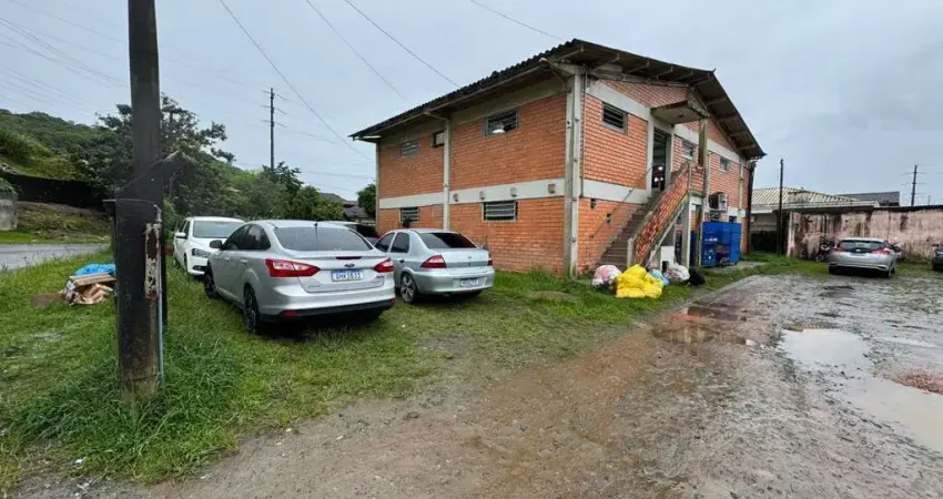 GALPÃO NO BAIRRO BOEHMERWALD | 325 M² CONSTRUÍDOS | TERRENO COM 868 M² | ATUALMENTE ALUGADO