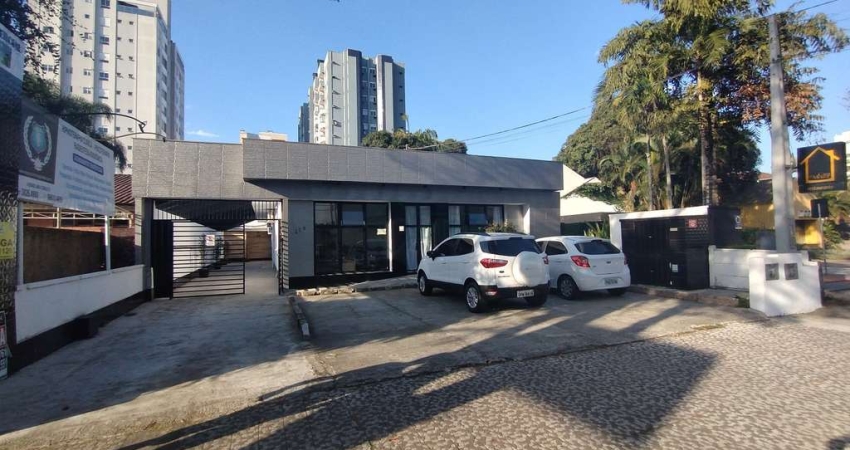 EXCELENTE SALA COMERCIAL NO BAIRRO ANITA GARIBALDI, EM FRENTE AO ANGELONI
