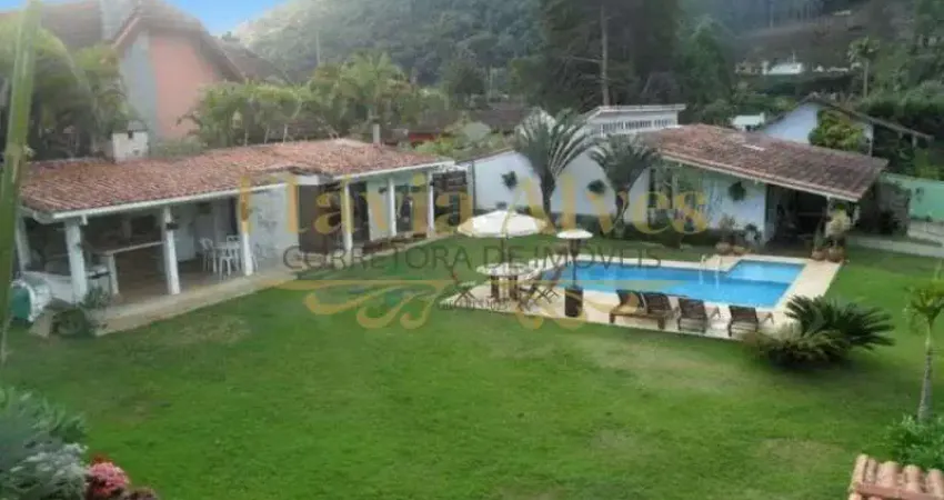 Casa com 4 quartos para alugar no Albuquerque, Teresópolis 