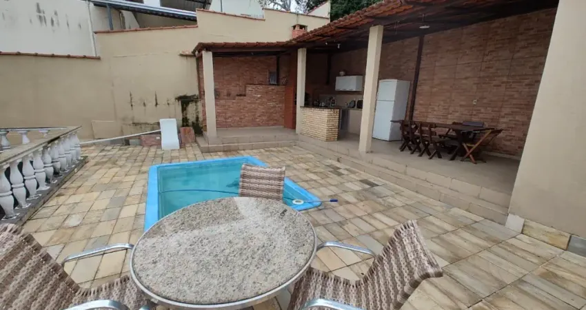 Casa com 5 quartos à venda no São Mateus, Juiz de Fora 