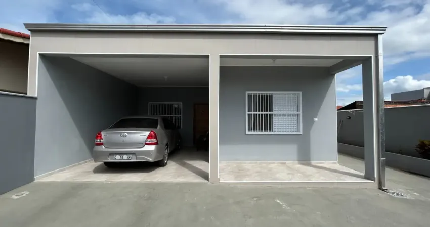 Casa em Ilha Comprida - 253m2 com 134m2 de área construída. Imóvel novo.