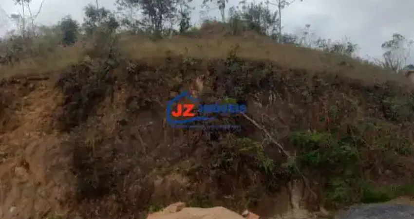 Terreno à venda no Mombaça, São Roque 
