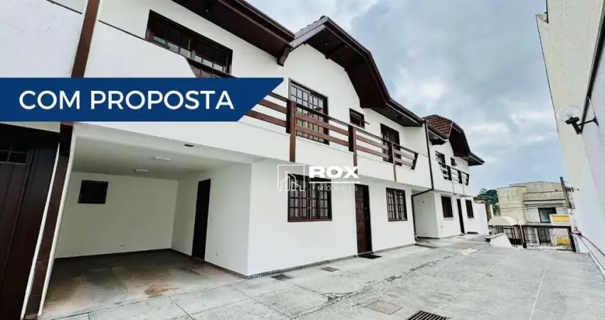 Sobrado em condomínio fechado  com 4 quartos à venda, 146 m² por R$ 750.000 - Mercês - Curitiba/PR