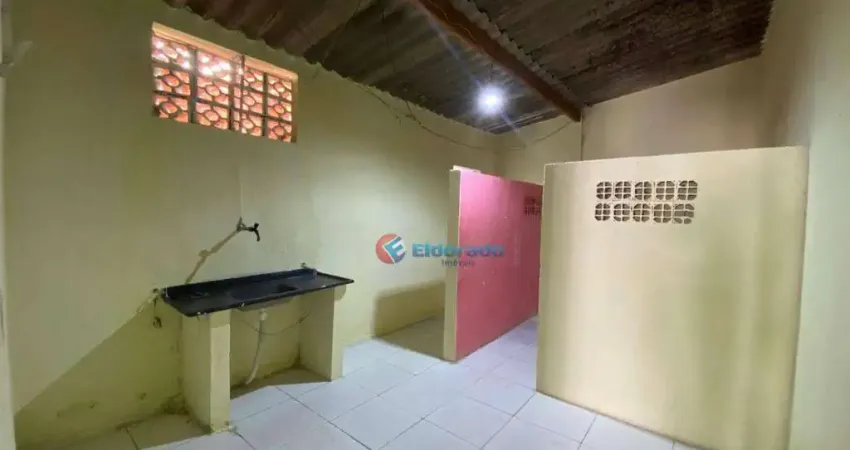 Casa com 1 dormitório para alugar, 30 m² por R$ 749,17/mês - Conjunto Habitacional Angelo Tomazin - Sumaré/SP