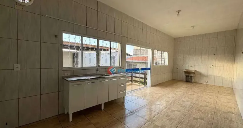 Casa com 3 quartos para alugar na Rua Itália, Vila Menuzzo, Sumaré