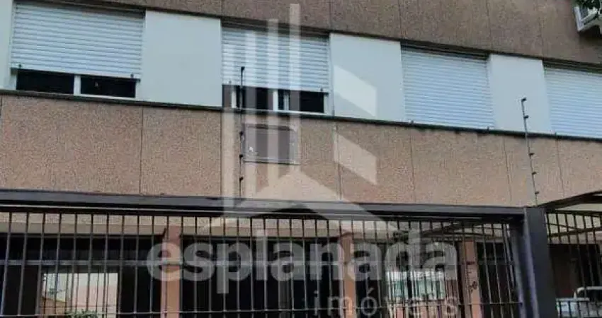 Excelente apartamento duplex com churrasqueira, sacada, gás central e garagem coberta.