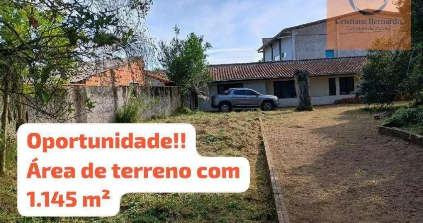 OPORTUNIDADE! Casa com 3  dormitórios e uma área total de 1.150 m² de terreno livre.