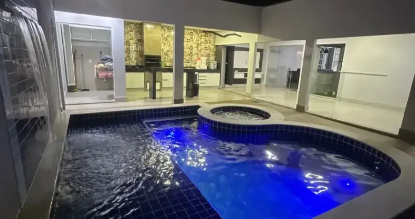 Excelente e bem localizada Casa com piscina no bairro Itaguaí 2