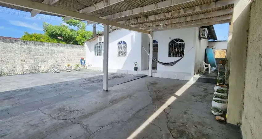 Casa com 3 quartos para alugar na Rua Kuarue, 8, Redenção, Manaus