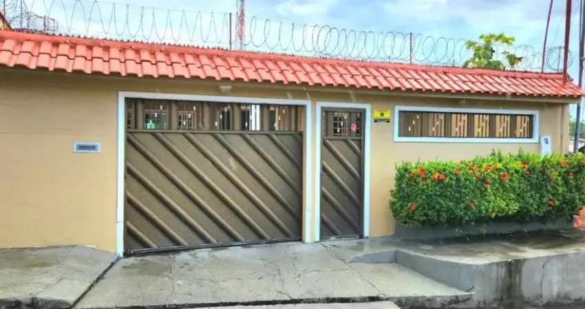 Casa com 2 quartos à venda na Rua Sargento Francisco Amandio, 96, Flores, Manaus