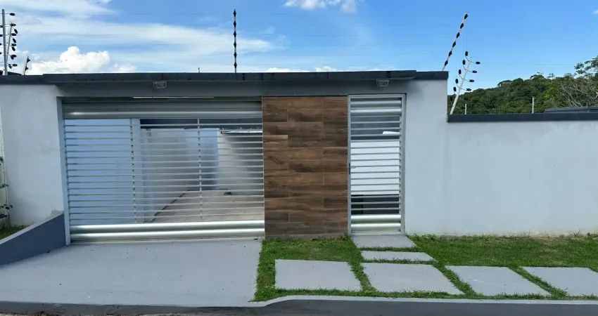 Casa térrea com 3 quartos sendo 1 suítes, área gourmet com churrasqueira  - tarumã
