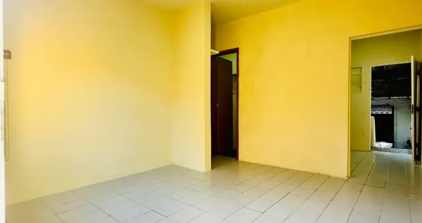 Casa térrea com 2 quartos sendo 1 suítes no conjunto eldorado- parque 10