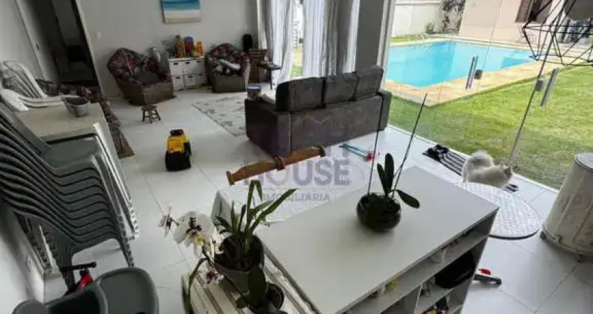 Casa de 380m² útil, piscina, 5 suítes na região de Interlagos, ZS-SP