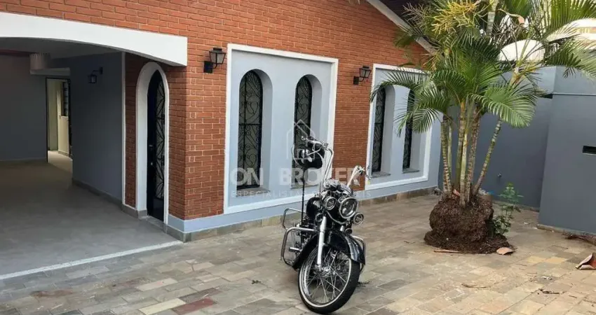 Casa com 3 dormitórios à venda, 172 m² por R$ 750.000,00 - Vila Martina - Valinhos/SP