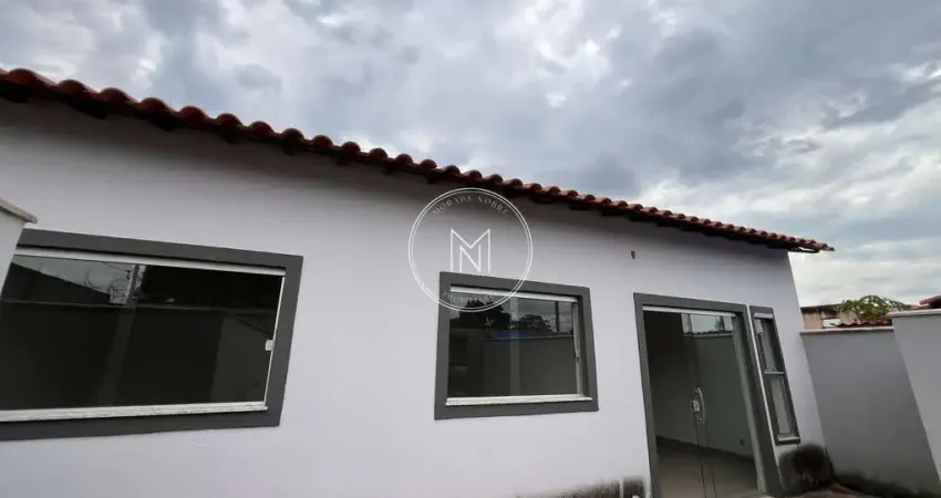 Casa com 3 dormitórios sendo 1 suíte à venda no Canarinho
