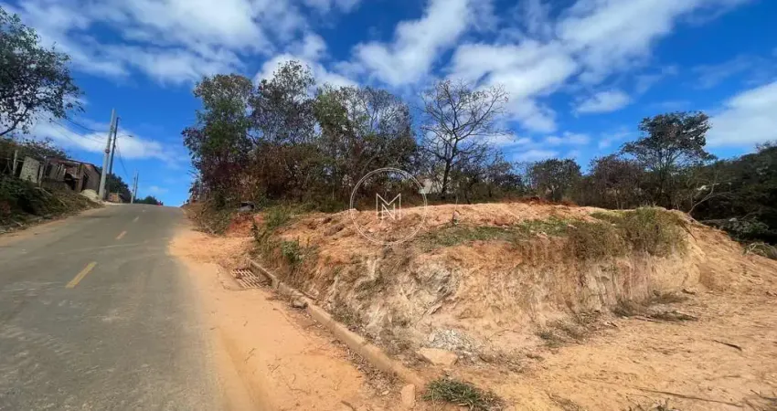 Terreno à venda no Pousada das Rosas