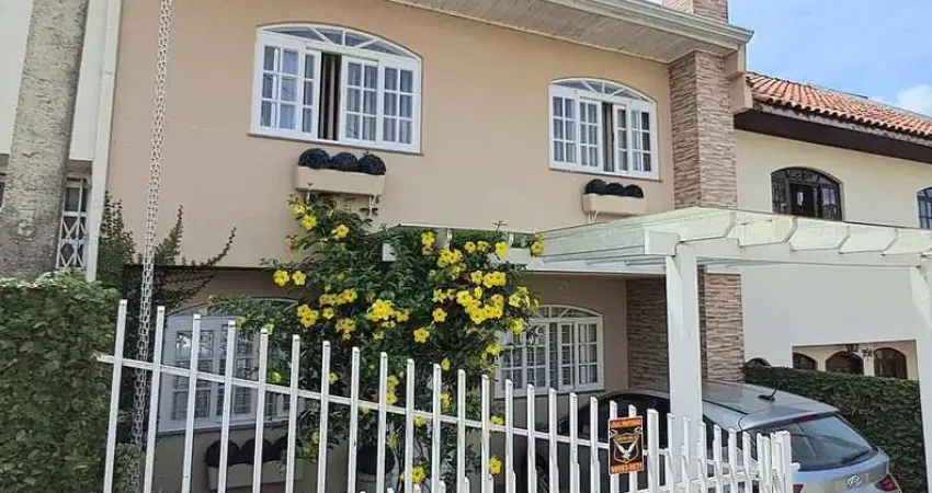Sobrado triplex 3 dorms. 135m2 venda barreirinha em curitiba.