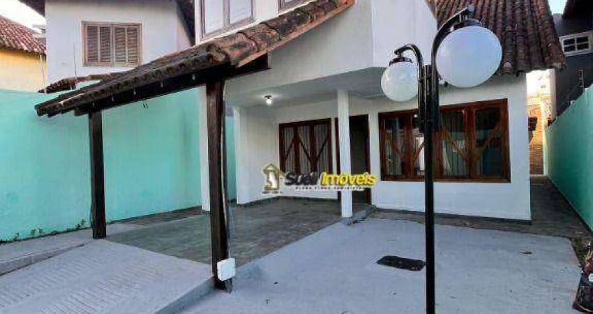 Casa com 3 dormitórios, 300 m² - venda por R$ 820.000,00 ou aluguel por R$ 4.156,87/mês - Riviera Fluminense - Macaé/RJ
