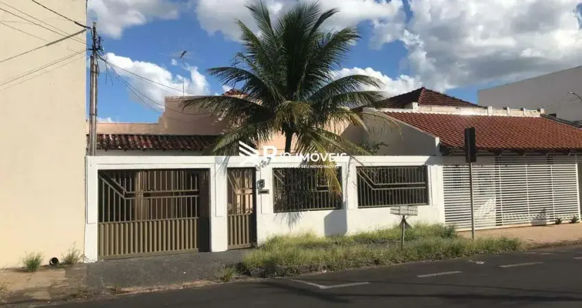 Casa com 3 quartos à venda no Martins, Uberlândia 