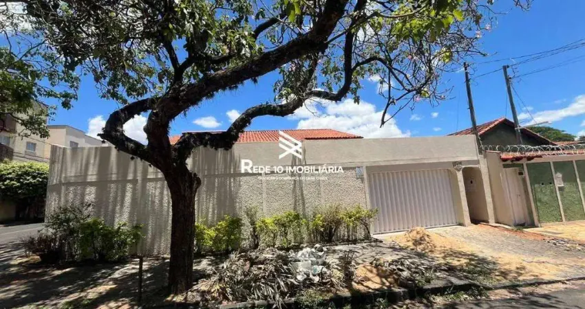 Casa com 3 quartos para alugar no Santa Mônica, Uberlândia 