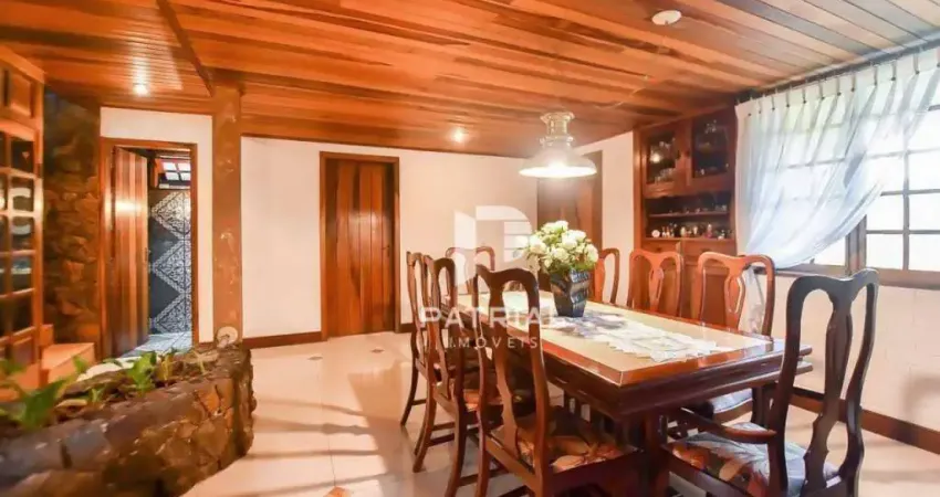 Casa com 5 quartos à venda na Rua Vereador Washington Mansur, 975, Ahú, Curitiba